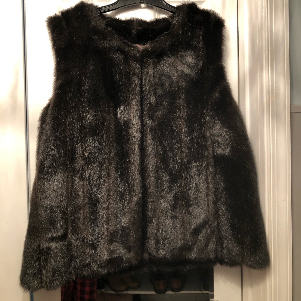 Lane Bryant Faux Fur Vest Size 14/16 black